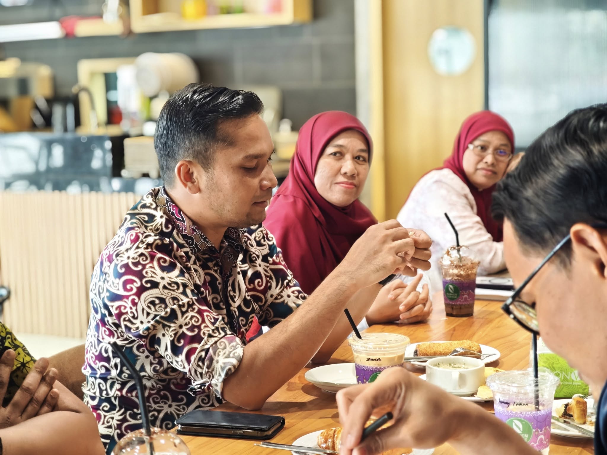 PERJUMPAAN EXCO PERTISA BERSAMA YBRS. PENDAFTAR UMK - 9