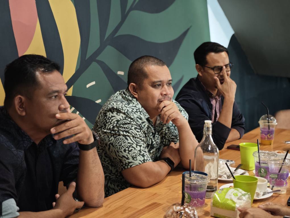 PERJUMPAAN EXCO PERTISA BERSAMA YBRS. PENDAFTAR UMK - 12