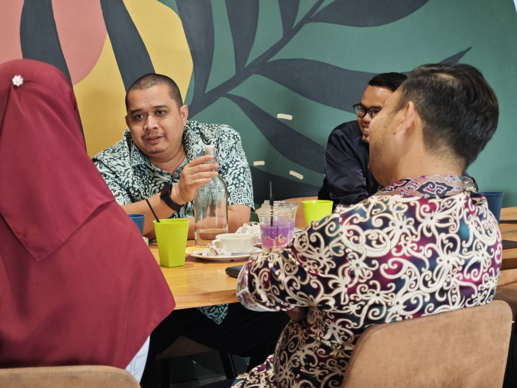 PERJUMPAAN EXCO PERTISA BERSAMA YBRS. PENDAFTAR UMK - 14