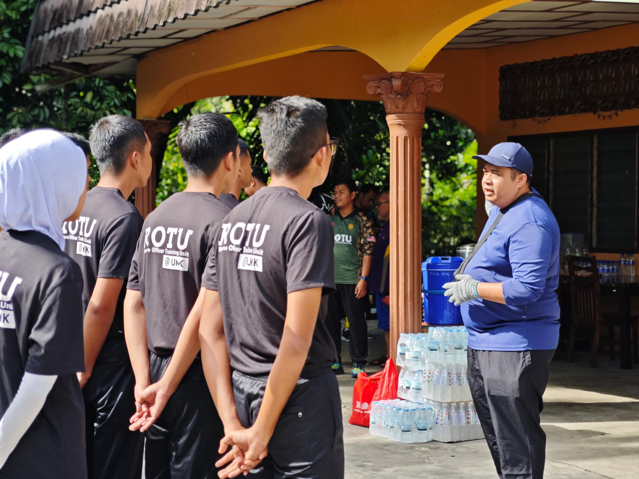 Sumbangan kecil  membantu Cik Azlina sekeluarga. - 1