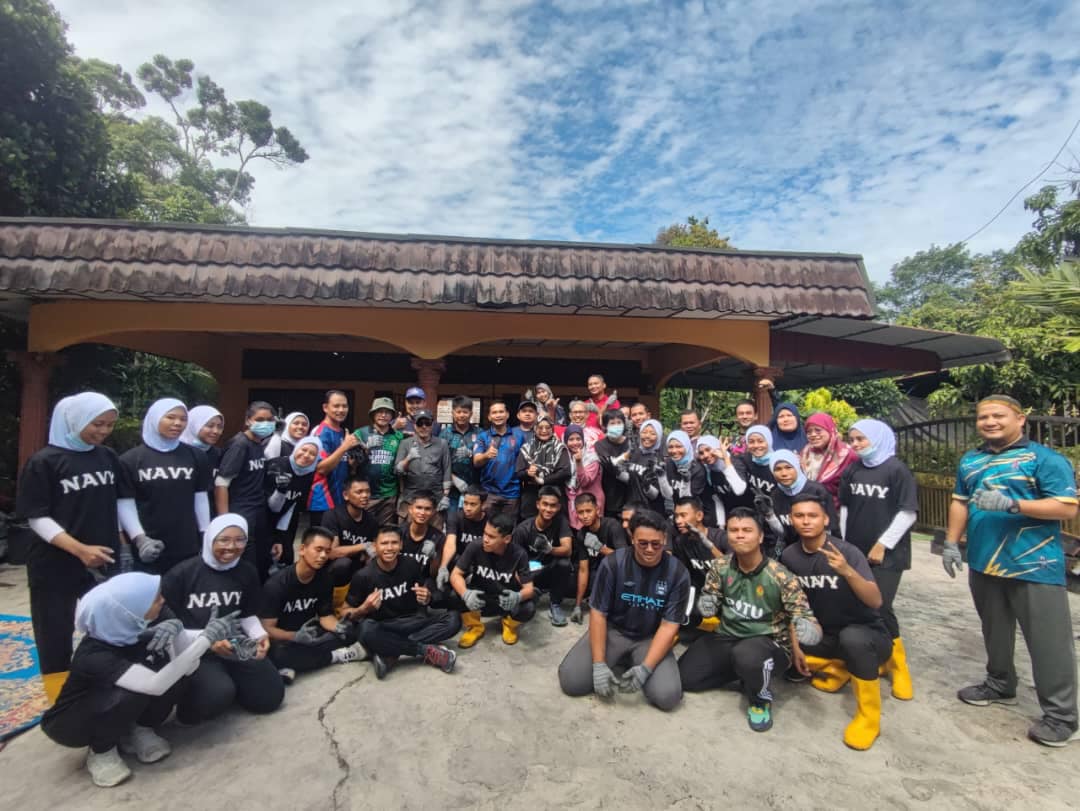 Sumbangan kecil  membantu Cik Azlina sekeluarga. - 11