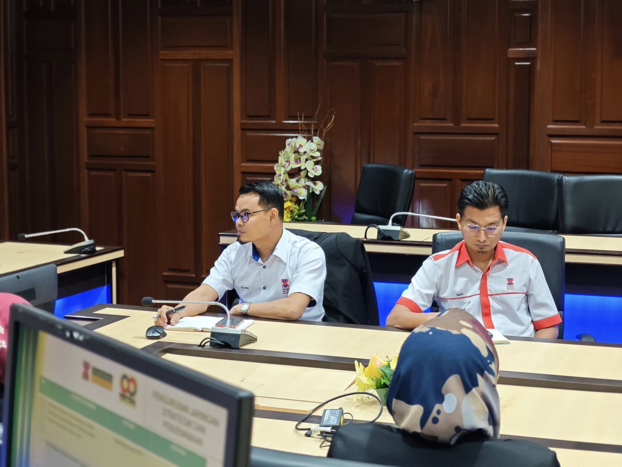 KUNJUNGAN HORMAT PERTISA BERSAMA NAIB CANSELOR UMK - 7