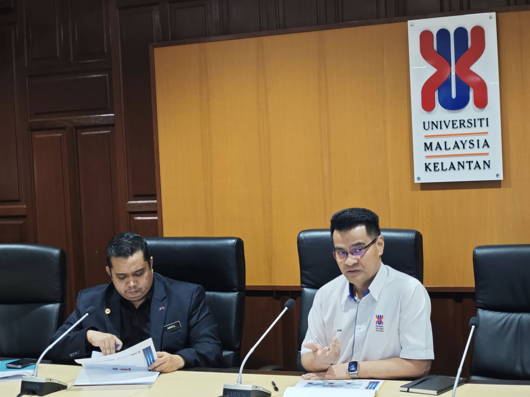 KUNJUNGAN HORMAT PERTISA BERSAMA NAIB CANSELOR UMK - 8