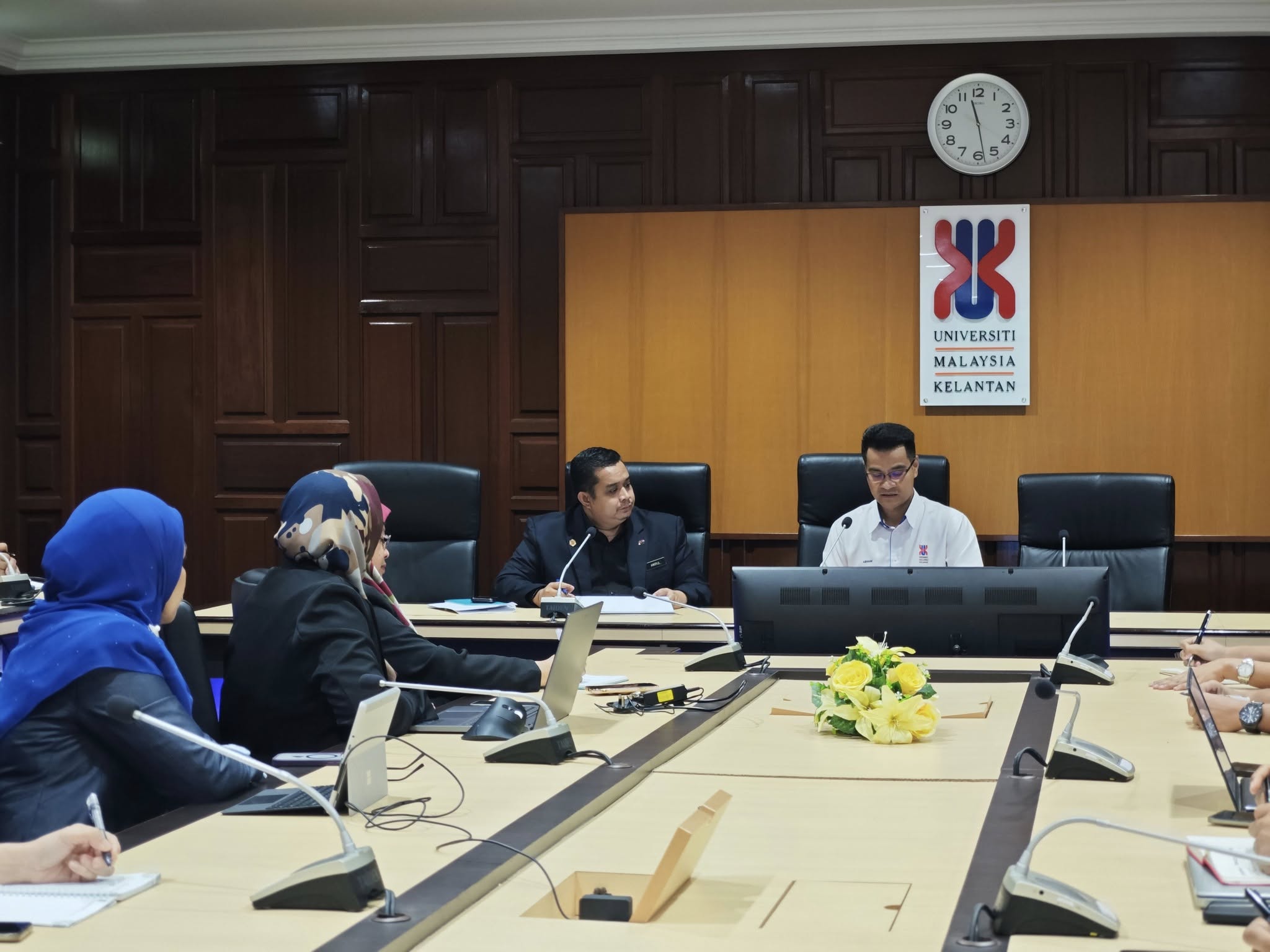 KUNJUNGAN HORMAT PERTISA BERSAMA NAIB CANSELOR UMK - 9