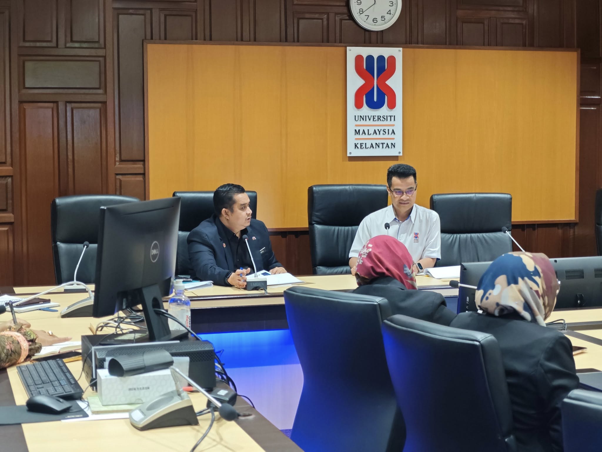 KUNJUNGAN HORMAT PERTISA BERSAMA NAIB CANSELOR UMK - 14