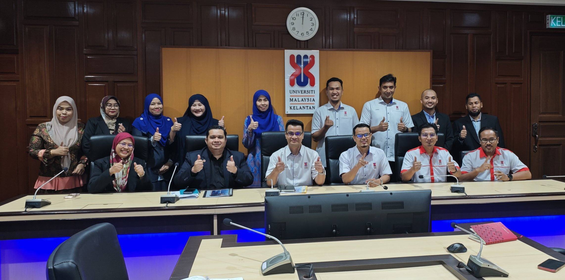 KUNJUNGAN HORMAT PERTISA BERSAMA NAIB CANSELOR UMK